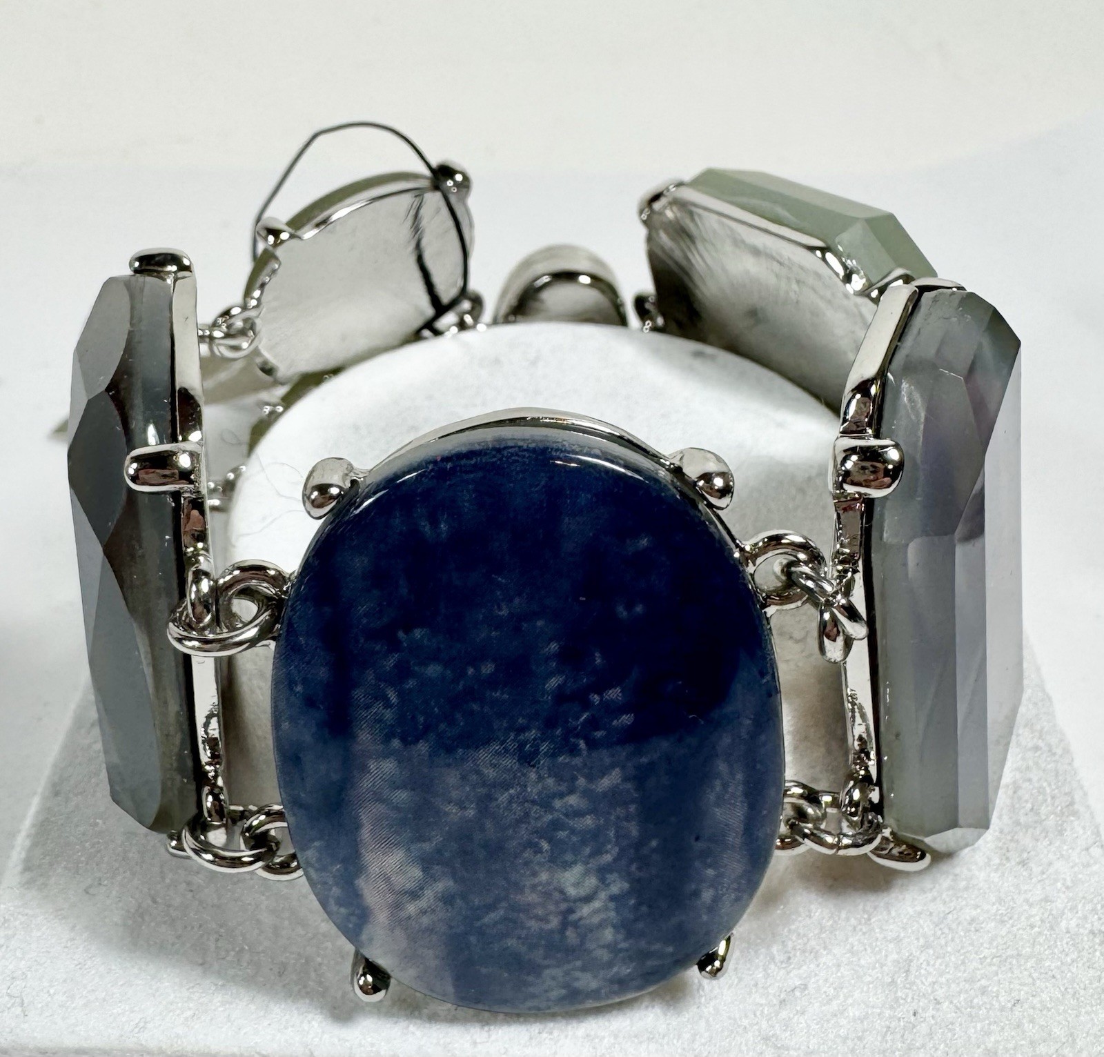 Chico’s Bracelet Synthetic Stones Blue Gray Magnetic Clasp Boho Chunky 7.5”