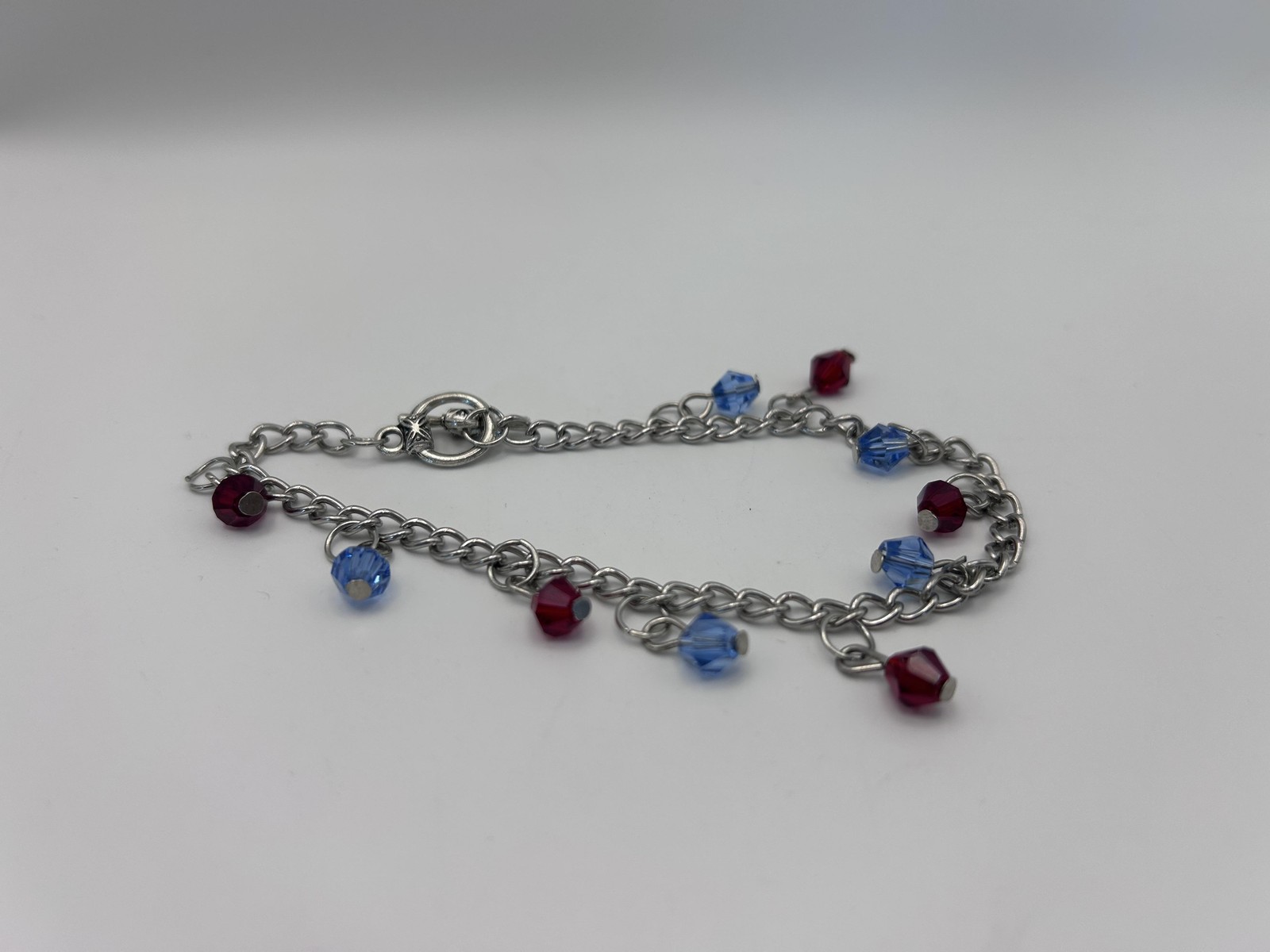 Bracelet Silver Tone Chain Red Blue Glass Bead Charm Toggle Multicolor Jewelry