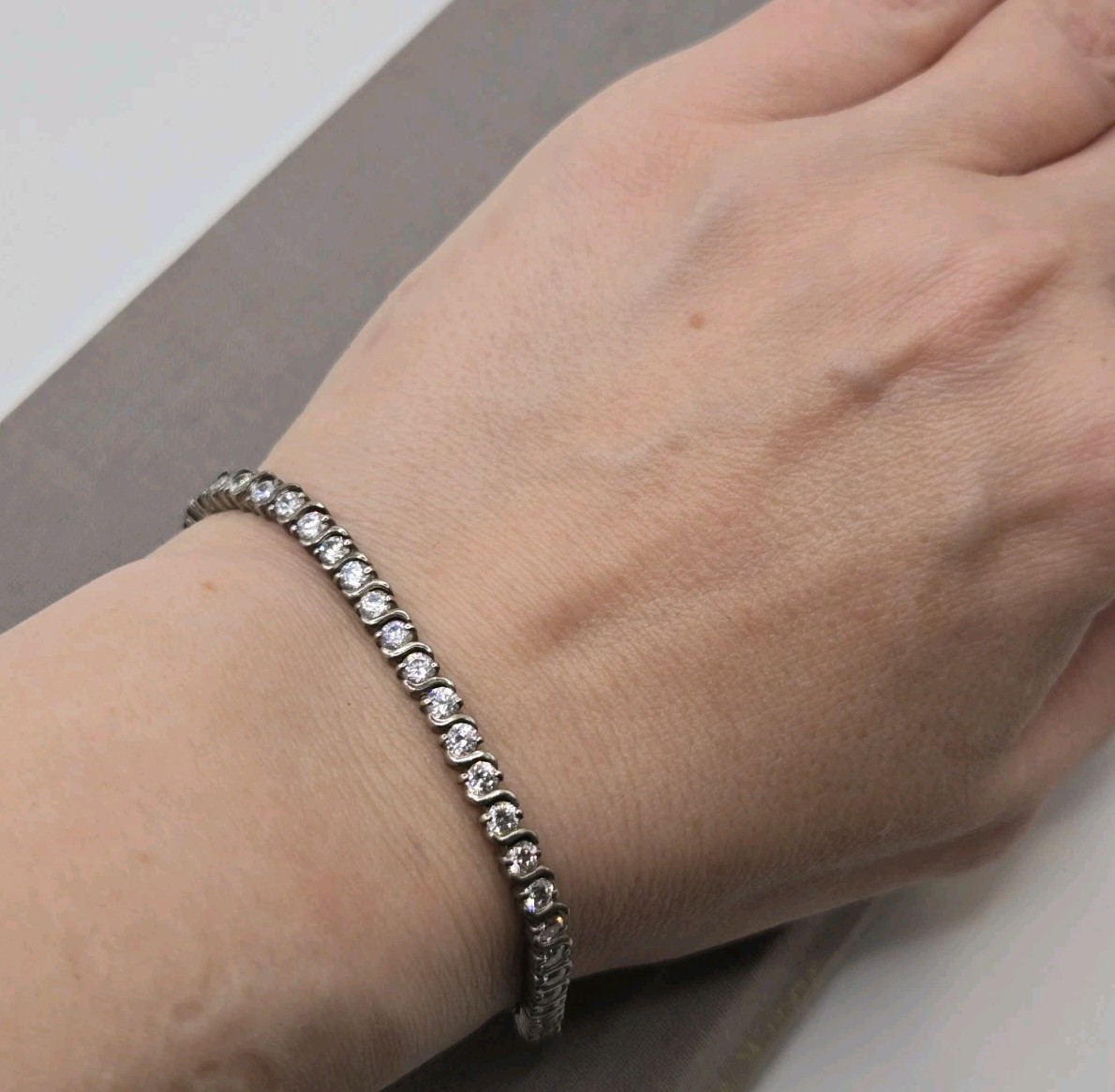 Sterling Silver 925 Cubic Zirconia Tennis Bracelet 8″ 12.77g Figure 8 box clasp