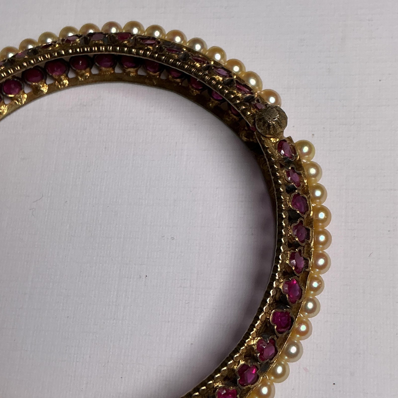 Gold Tone Red Glass Pearl Bangle Bracelet Womens 8 In Push Lock Costume Jewelry