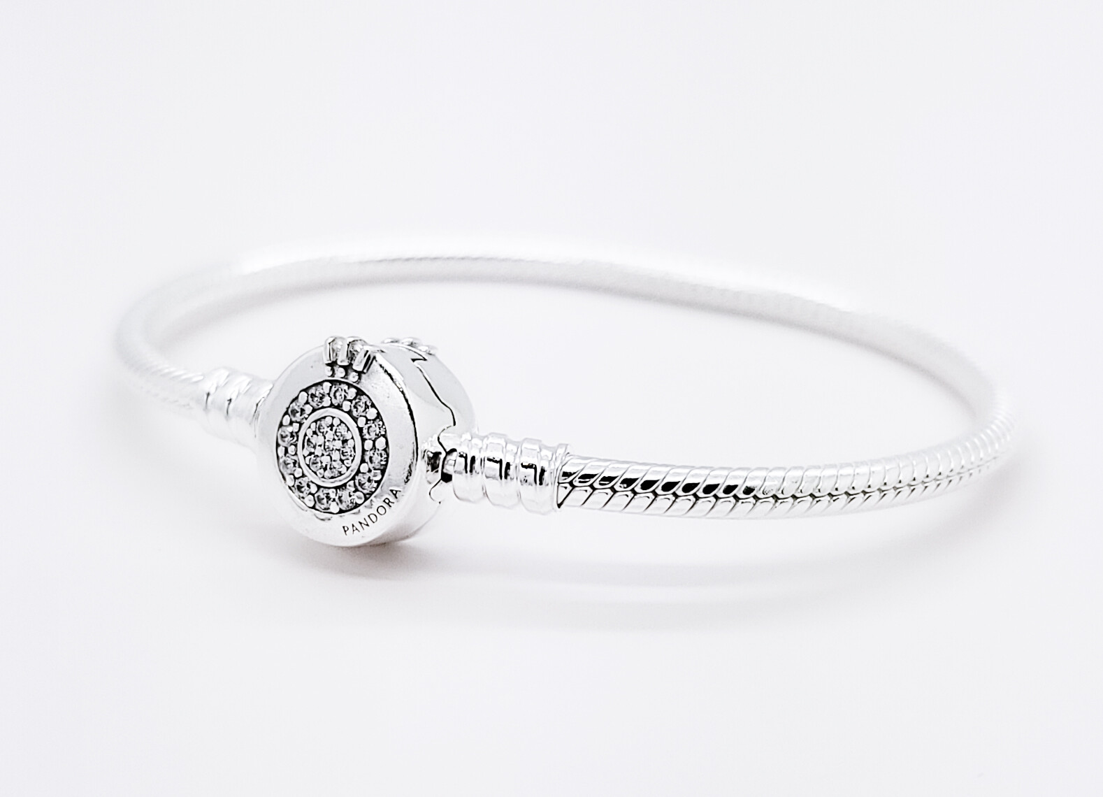 NEW Authentic PANDORA 925 Moments Sparkling Crown O Charm Bracelet 599046C01