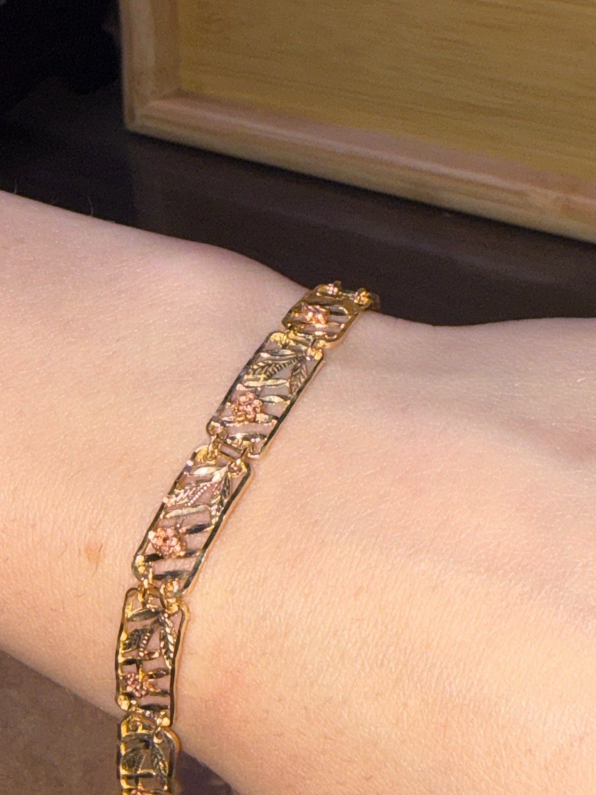 Vintage 10k Two Tone Yellow & Rose Gold Diamond Cut Floral Link Bracelet- 7 inch