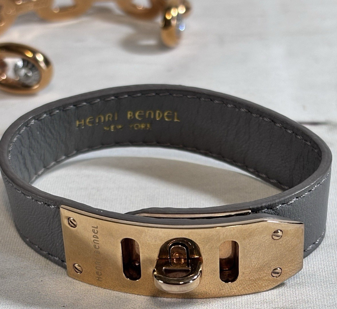 Henri Bendel New York Whitney Leather Turn-Lock Grey Gold Tone Bracelet 3 Sizes