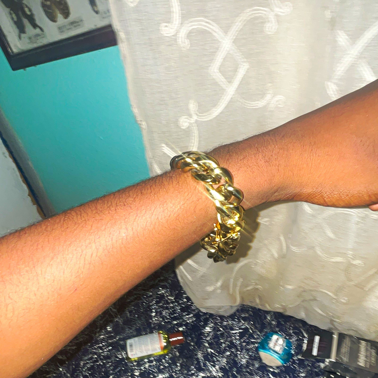 Signed Gold Tone Curb Chain Link Bracelet Metal Box Clasp Closure