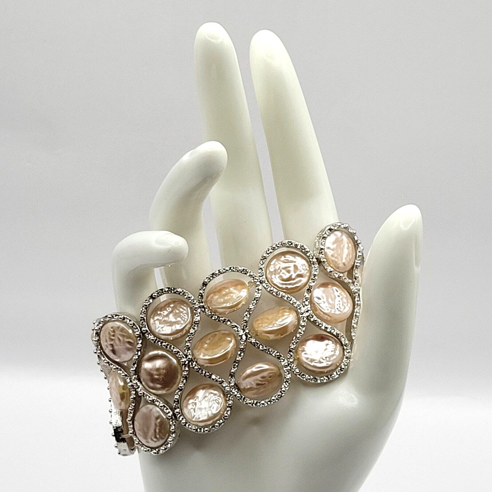 3 Strand PALE PINK PEACH Disc Wide Ornate Figure 8 Silver Tone Bracelet