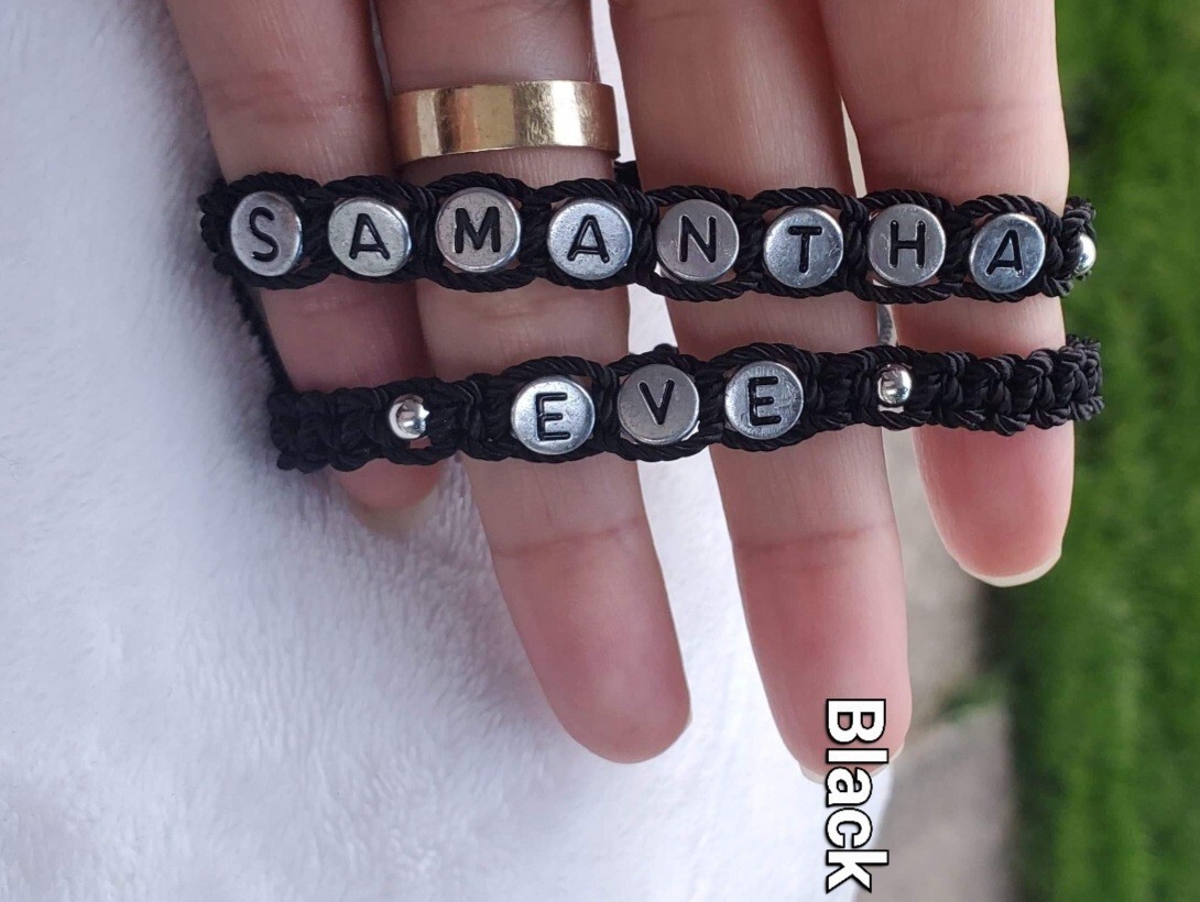 Personalized Red Bracelet. Pulsera Roja con nombre ajustable . Regalos hermosos