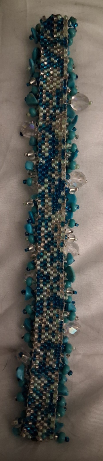 VINTAGE Howlite Stone Sea Bead Glass Bracelet Estate Magnetic Closure Statement