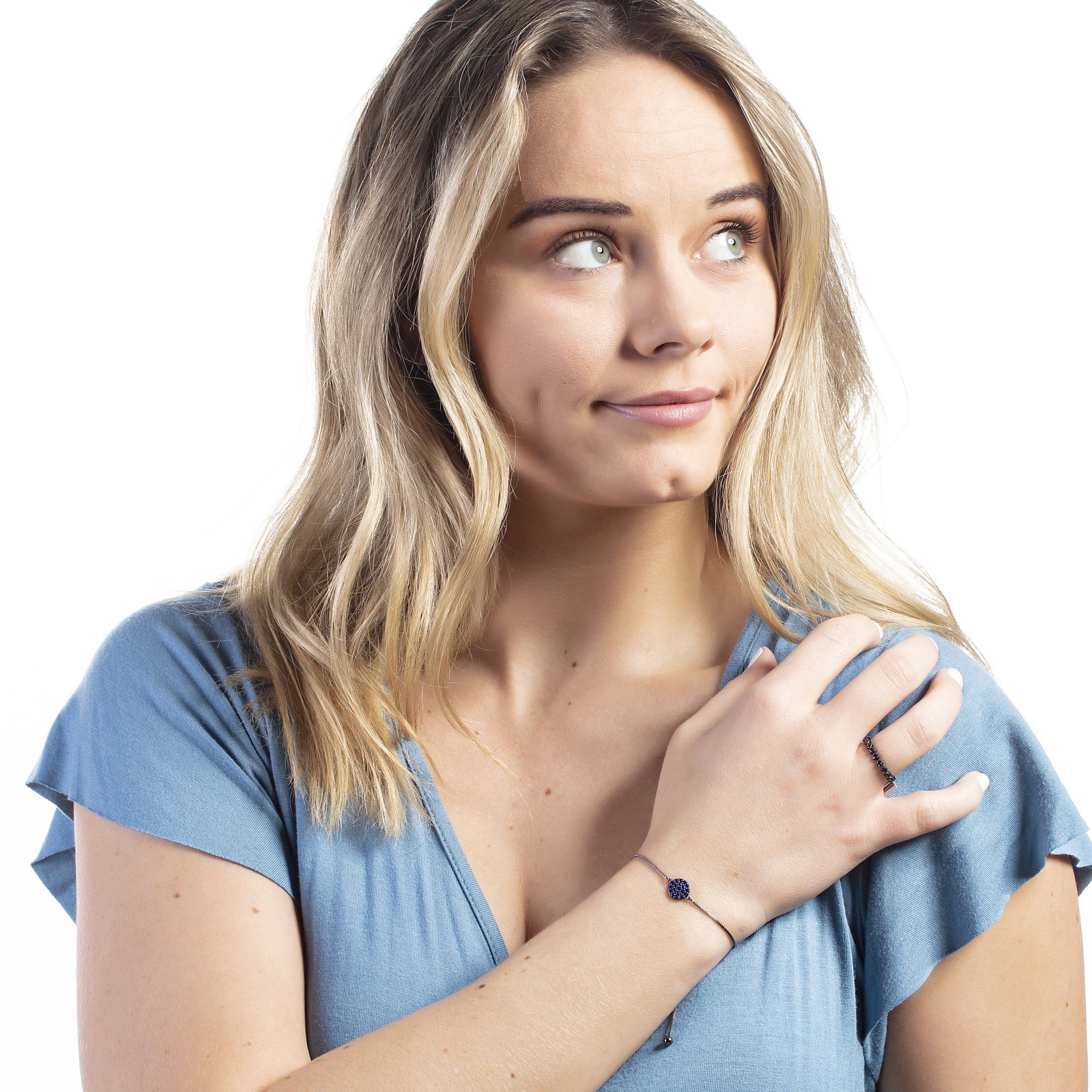 Elegant Confetti 18K Black Gold Plated Blue Diamond Circle Bolo Bracelet