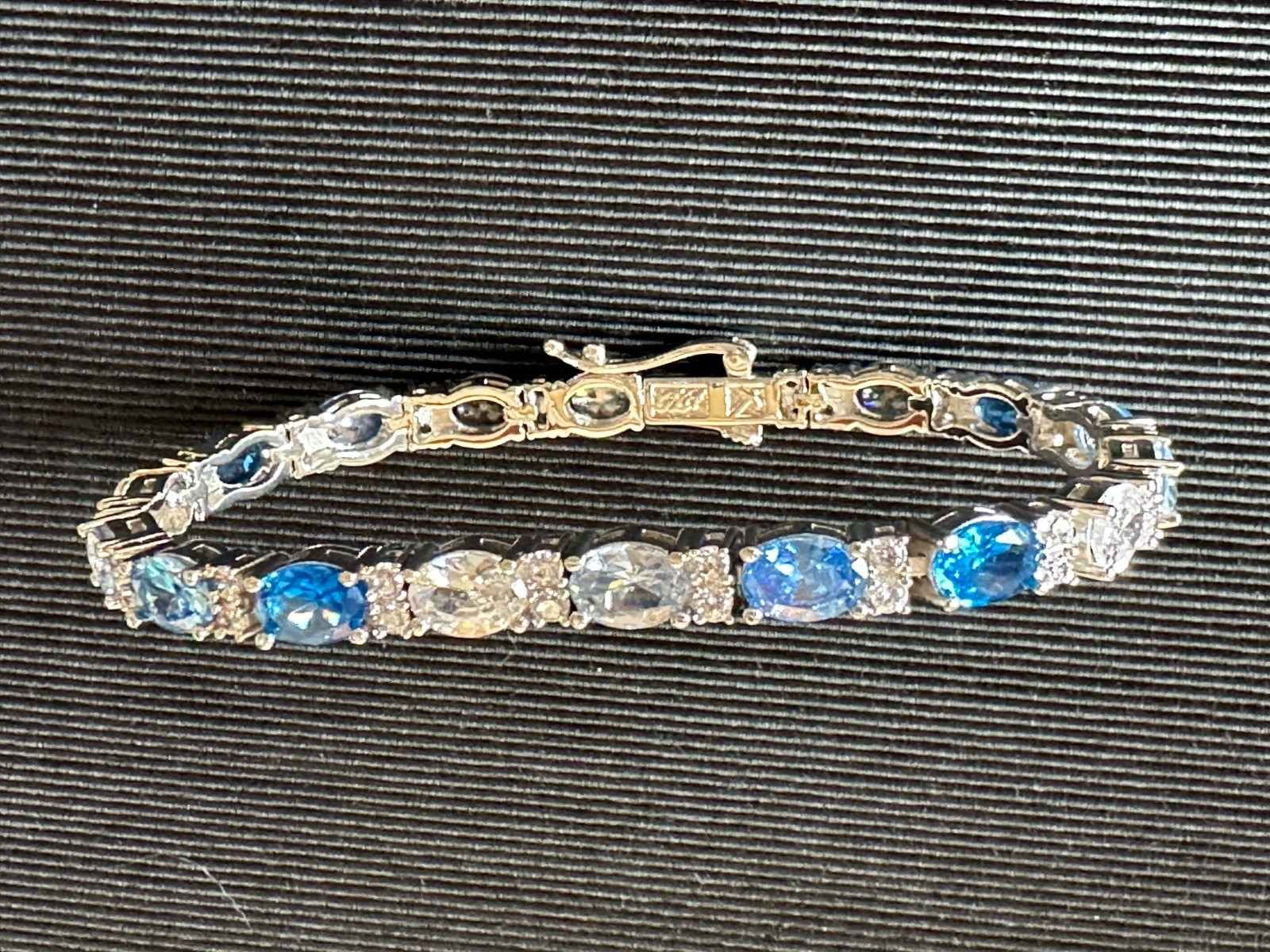 GLD 7″ TENNIS BRACELET 5 mm Blue Mixed Oval Cut Cubic Zirconia White Gold Plate