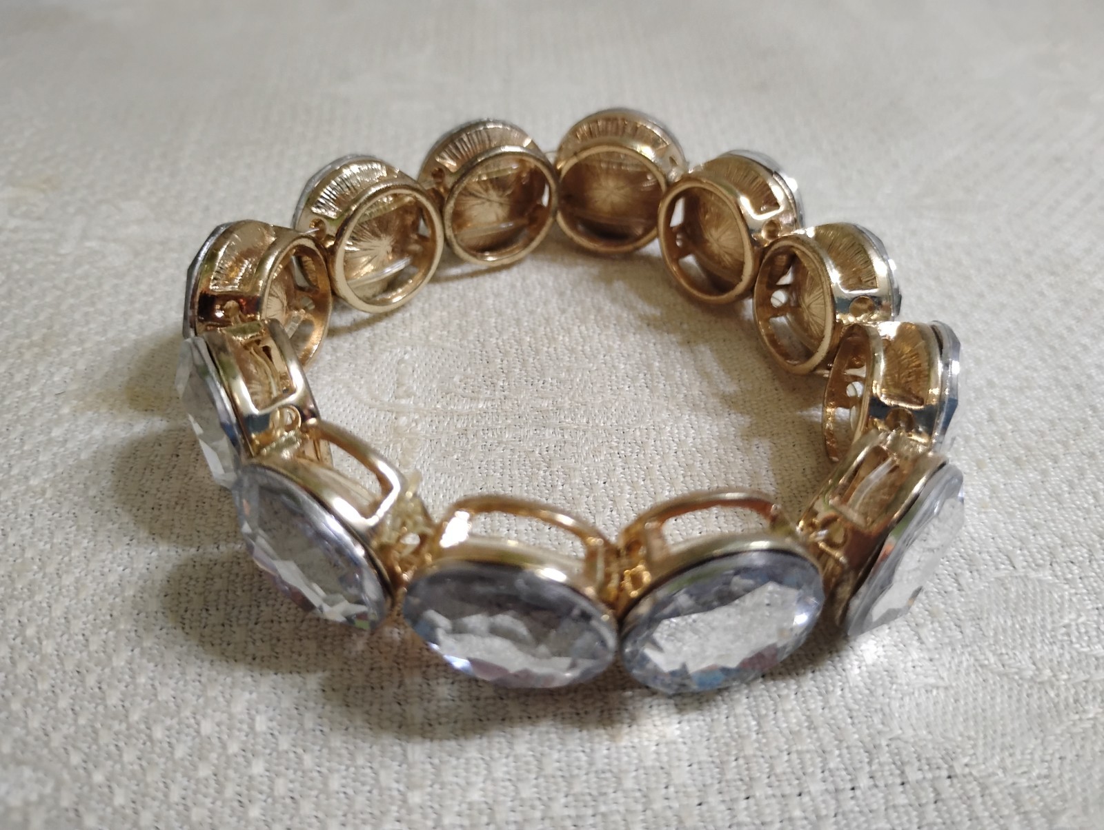 Chunky GT Metal Faceted Clear Crystal Inset 2.5″Diameter Stretch Bracelet