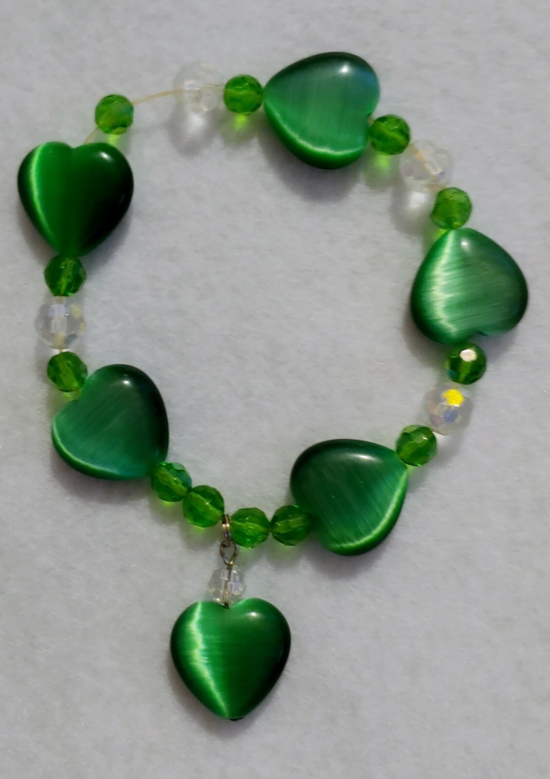 Bracelet Glass Heart & Dangle Beads – 2 in Inside Dia ( 5/8 in HEART ) GREEN