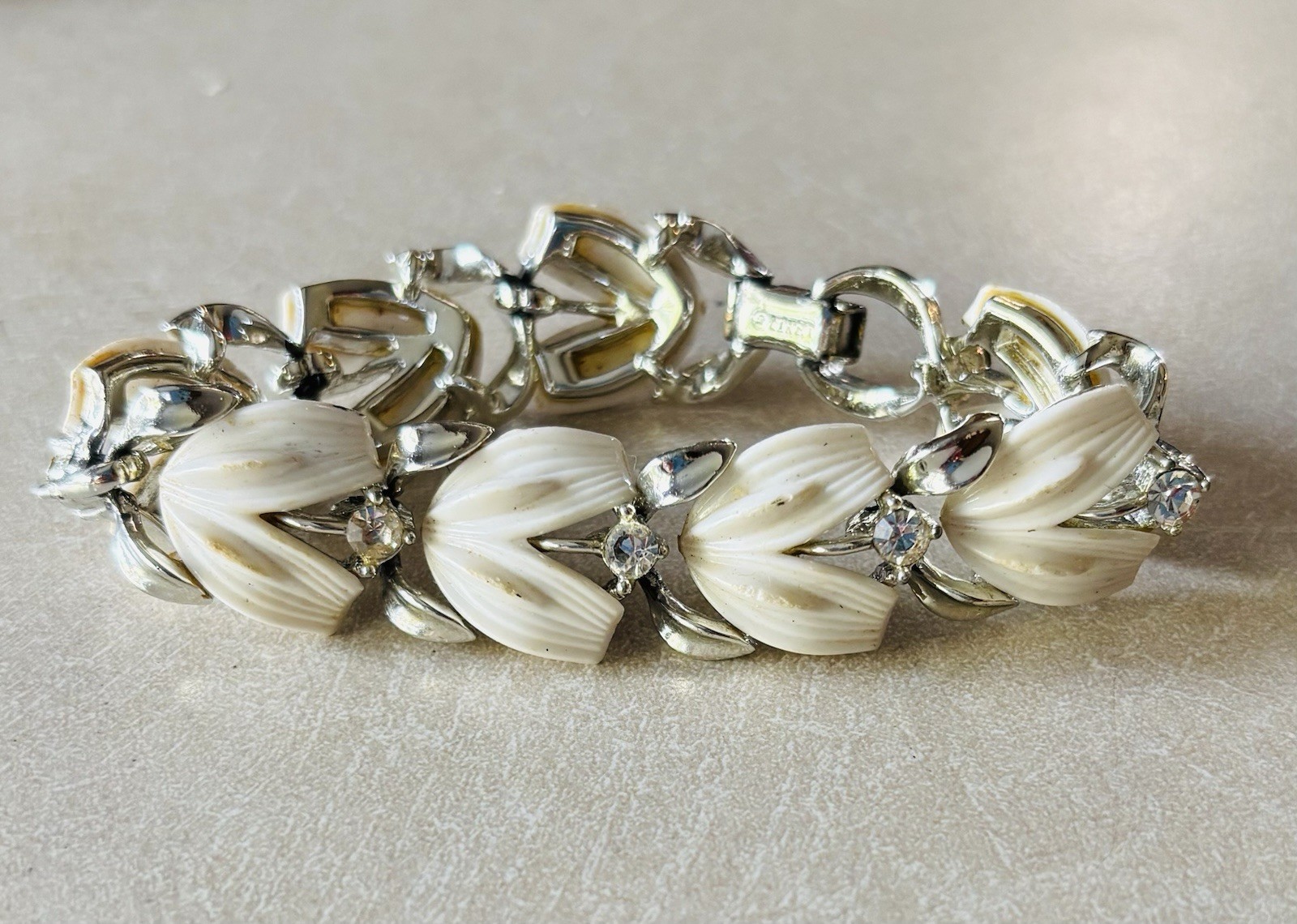 Vintage Silver &White Leaf Link Bracelet Clear Round Crystal Accents Box Closure