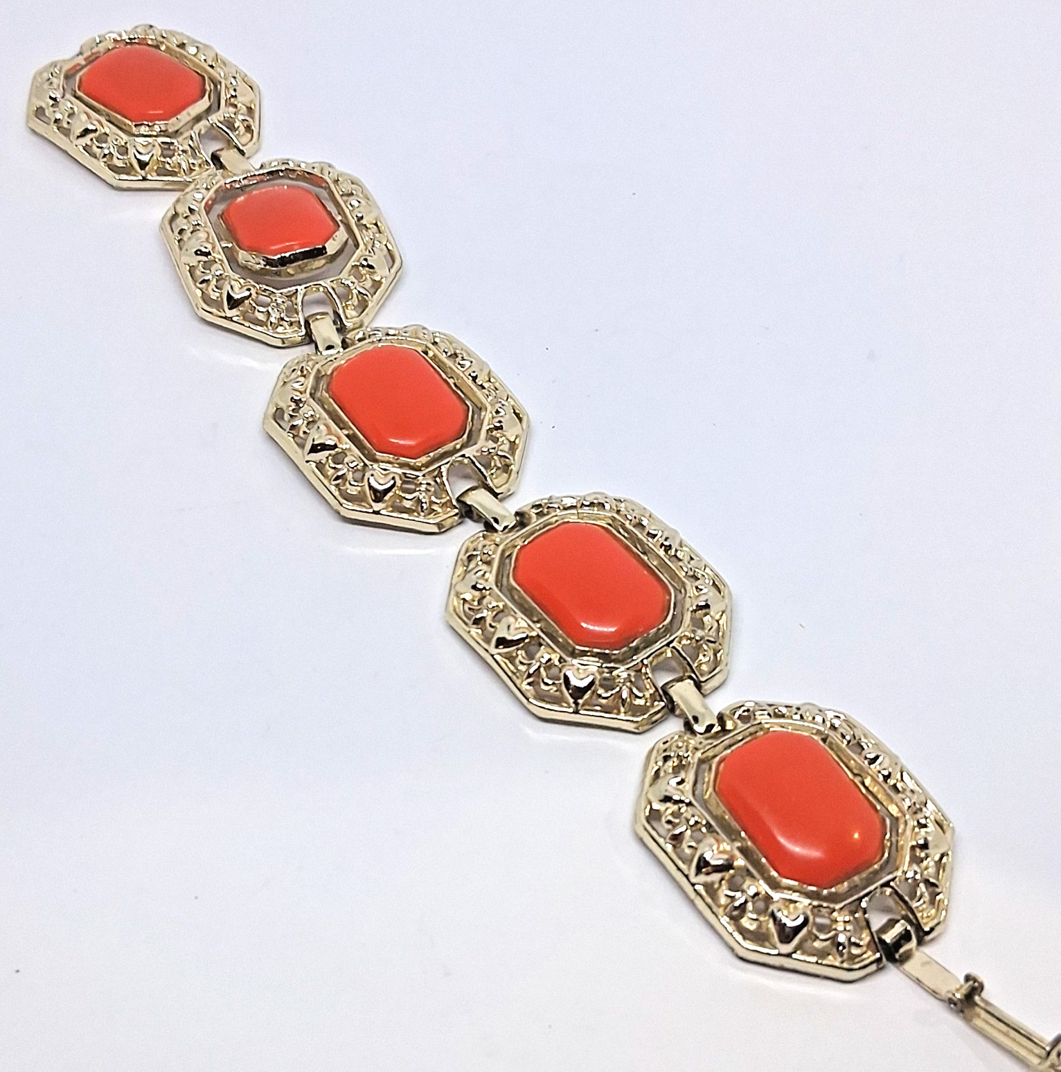 Gold tone Orange and White Reversable Cabochon tab clasp Bracelet Size 6.5 Inch