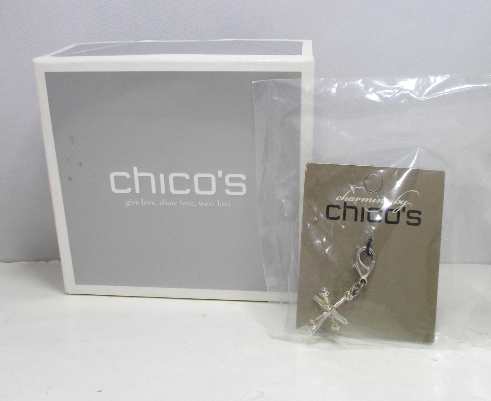 Chico’s Jacks Charm in Gift Box – NEW