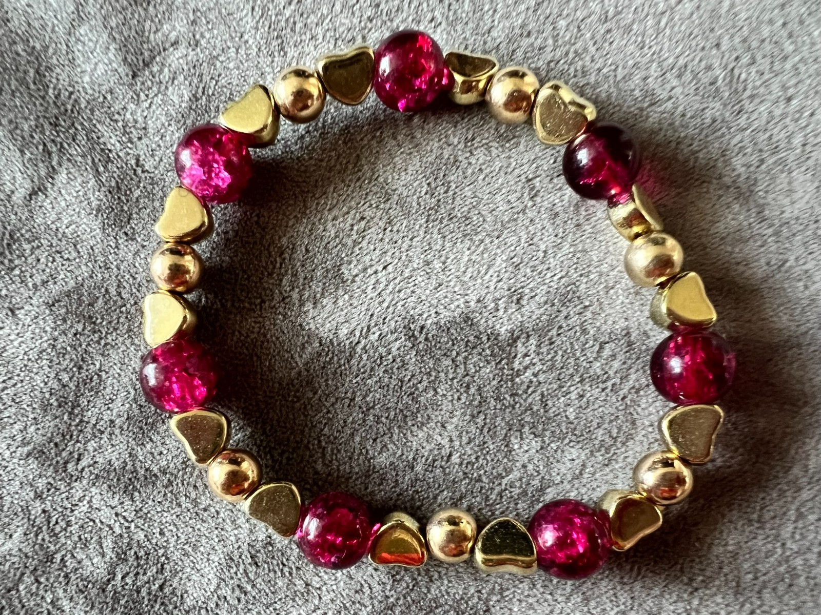 beautifull handmade women with clear red stone & golden heart bracelet elastic
