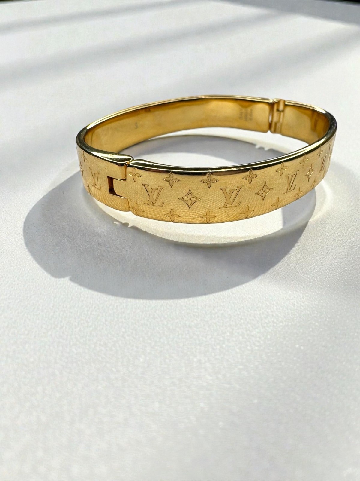 Louis Vuitton Nanogram Monogram Bangle Bracelet M00251 LE4264 Gold Tone