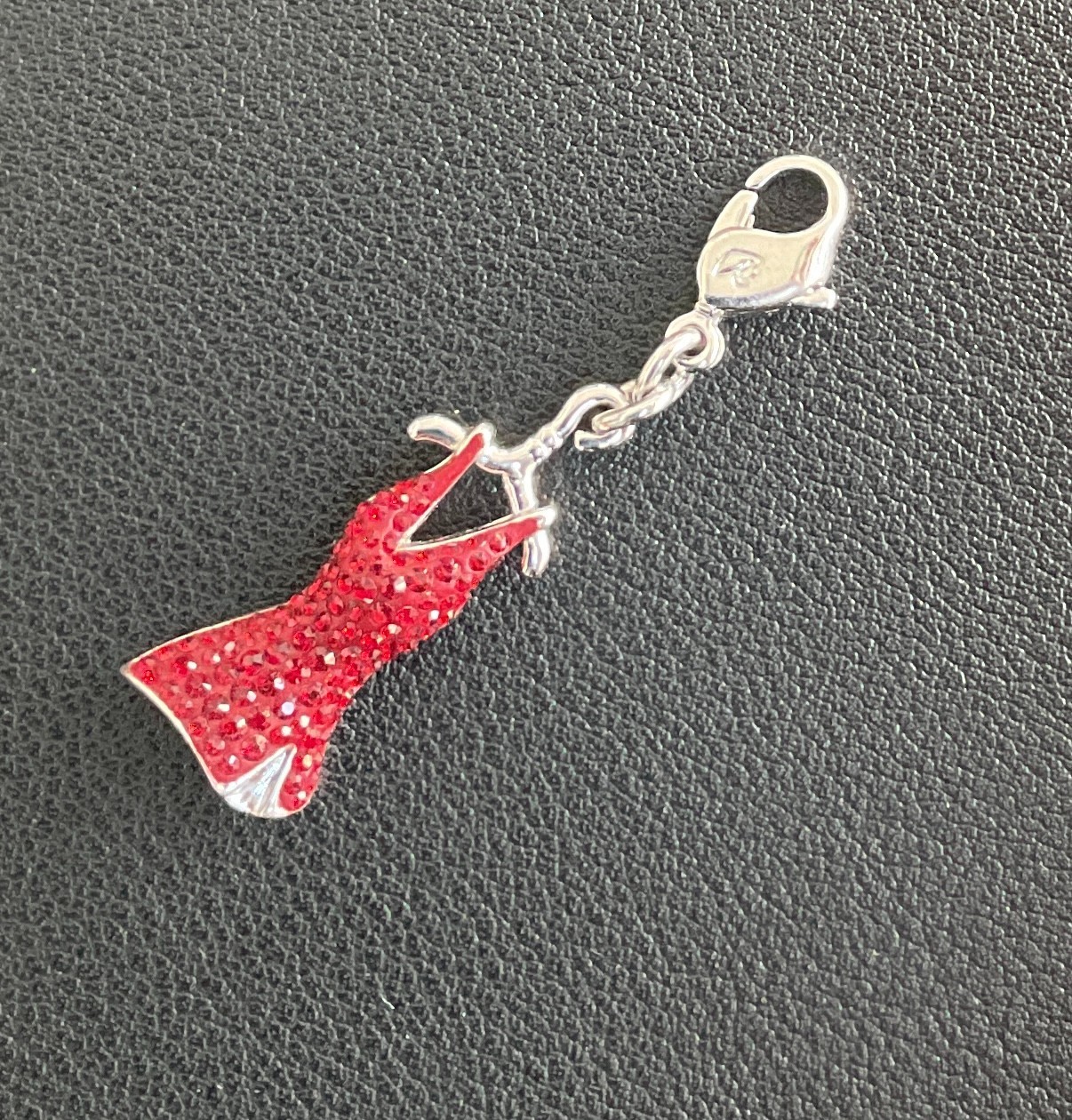 GENUINE Swan Signed SWAROVSKI “Go” Red Dress Charm – #957027