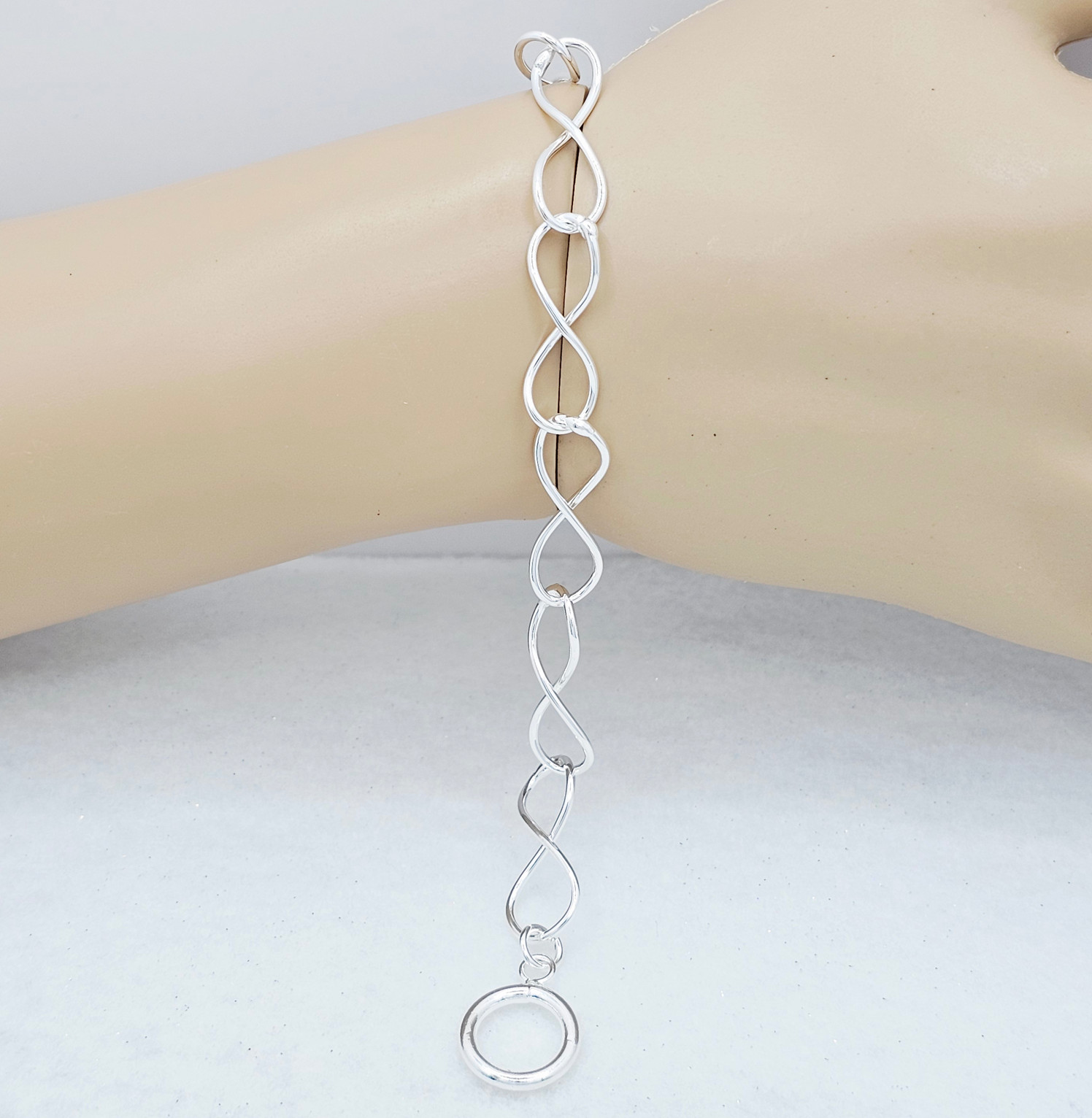 Bracelet 8 in .925 Sterling Silver Wave Infinity Thin Link Chain Toggle Closure