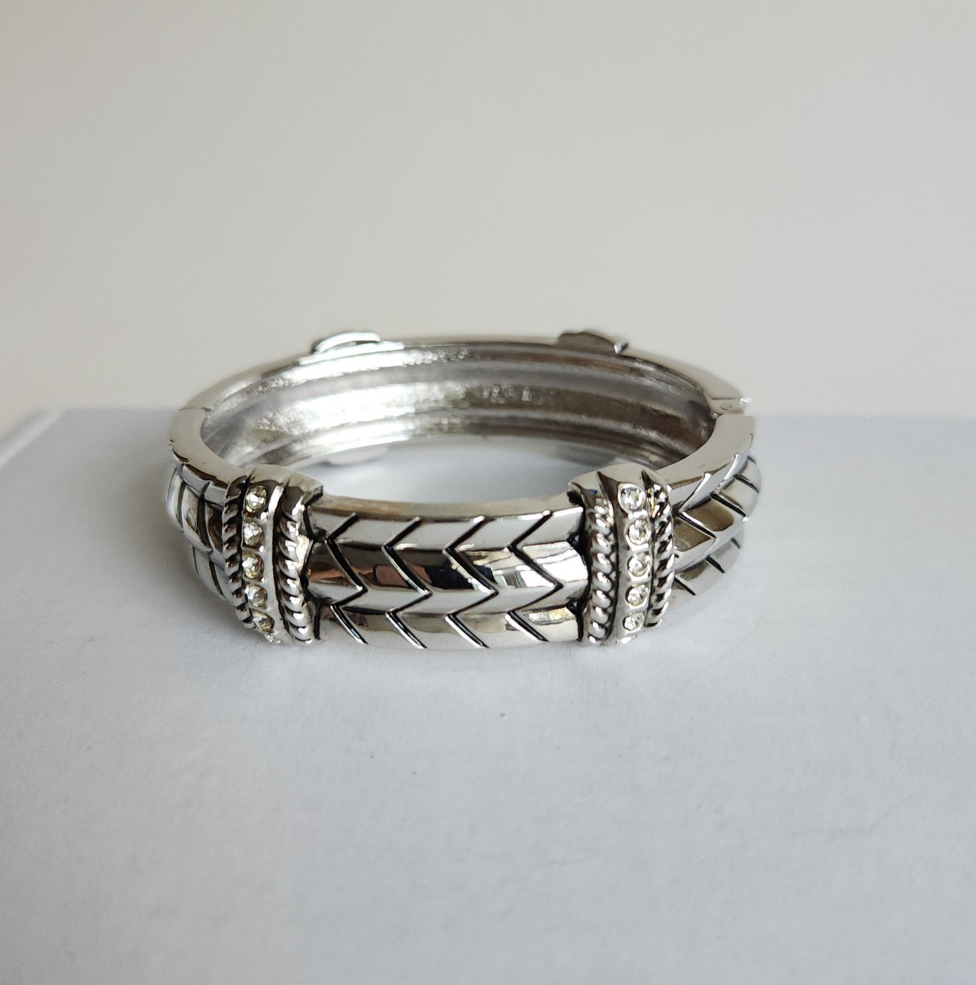 Chunky Bold Silver Tone Hinged Bangle Bracelet | Wide Statement Style | 7″ Fit