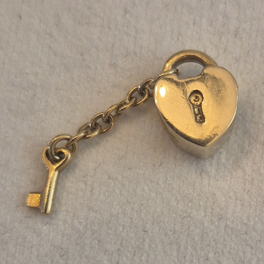 14k solid gold Pandora Signed Heart Lock & Key Dangle Charm Cable Chain No Stone