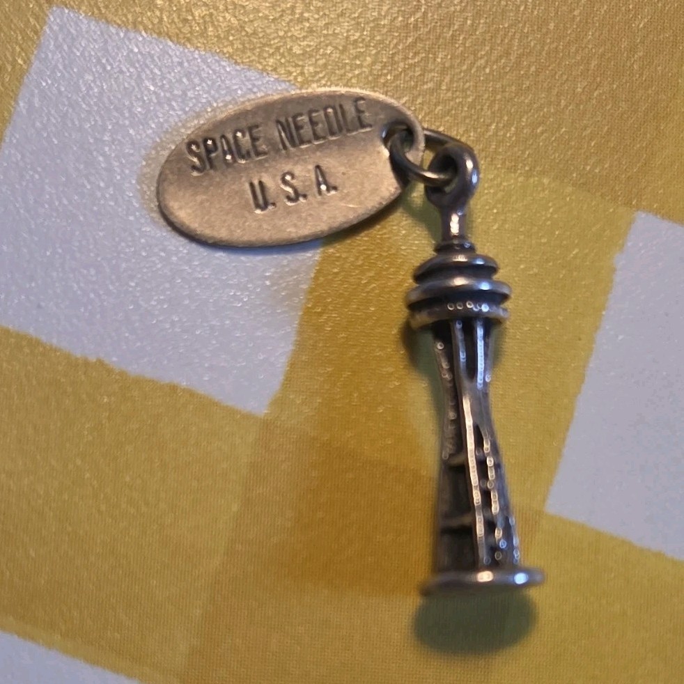 Sterling Silver Space Needle USA Tower Dangle Charm Pendant