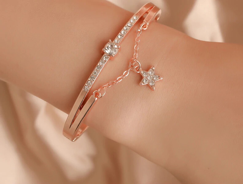 Roman Style Woman Bracelet Wristband Large Crystal and Star Charm US