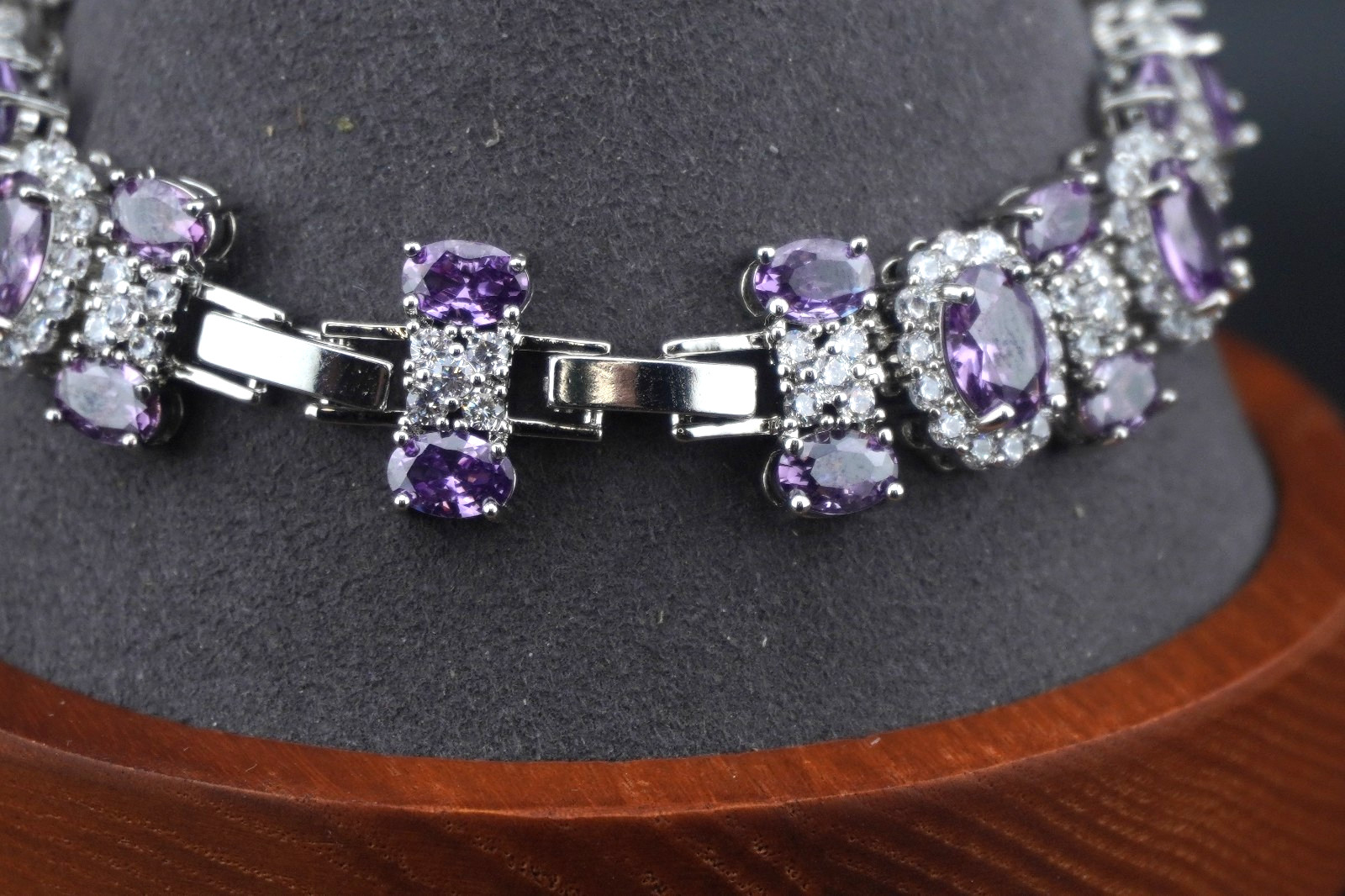 Bracelet – In BRILLIANT Purple and White CZ 8″ Stainless – BEAUTIFUL Piece