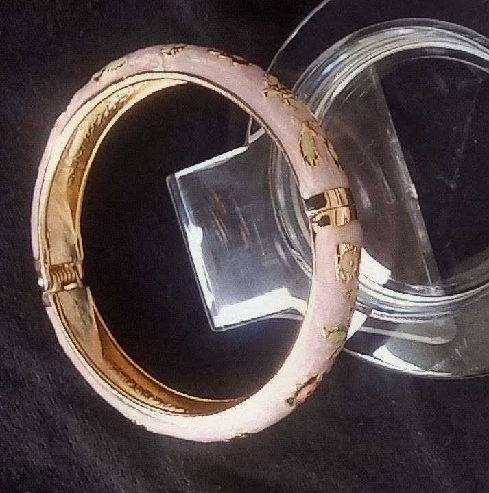 Jim Long Xing – Peony Flower Chinese Filigree Cloisonne Enamel Bangle.