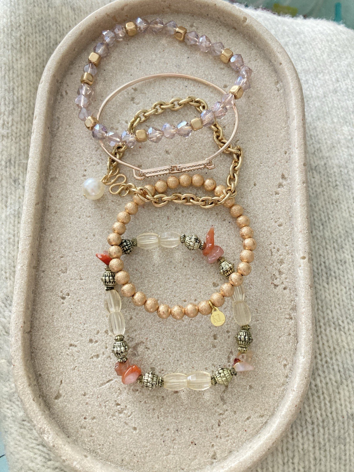 Pretty In Pink Beaded Bracelet Set Of 5 Gold Tones Romantic Feminine Layering