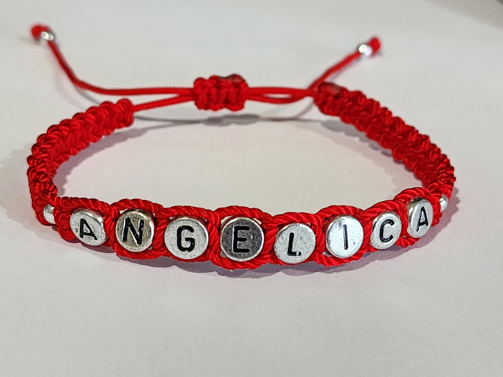 Personalized Red Bracelet. Pulsera Roja con nombre ajustable . Regalos hermosos