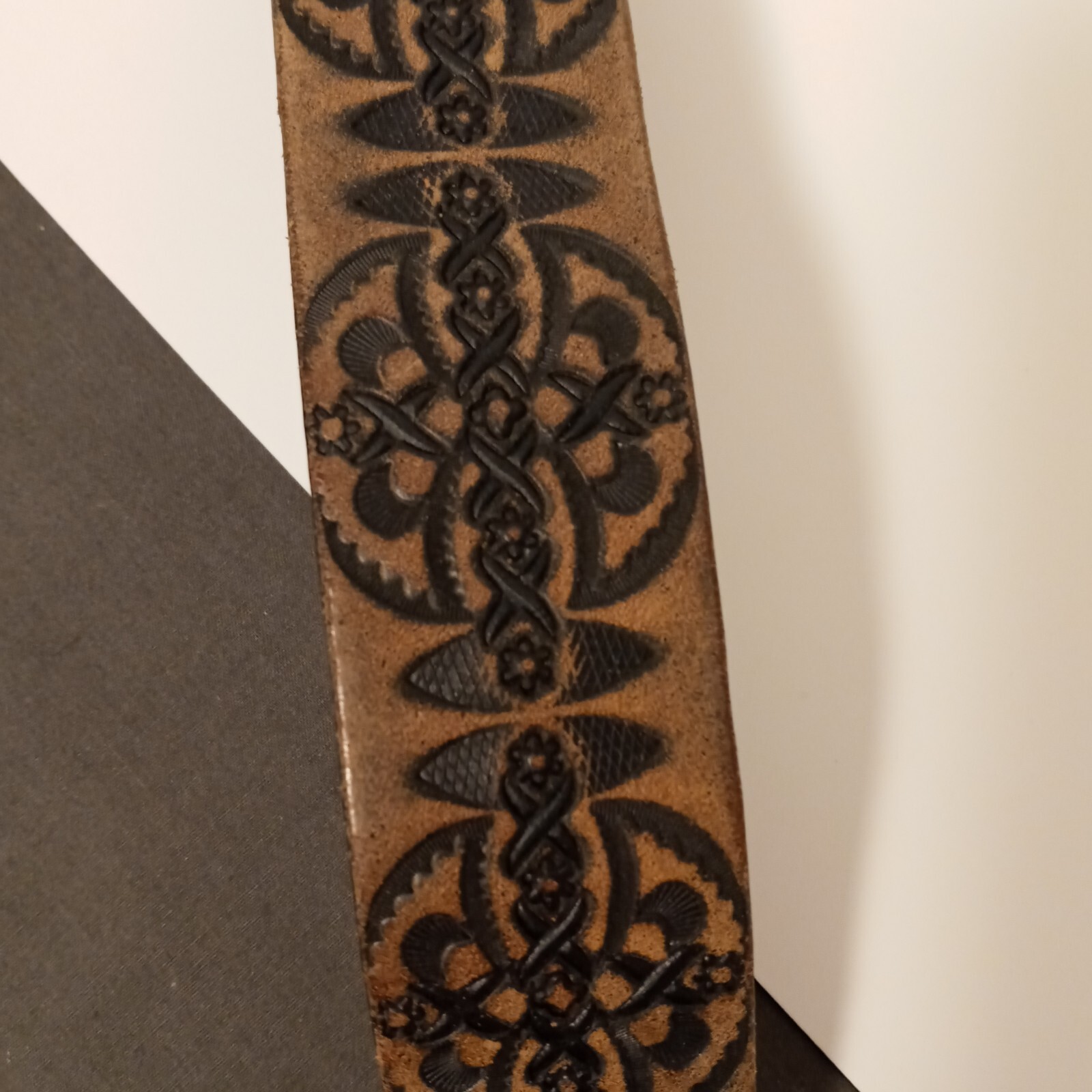 Fossil Genuine Leather Bracelet Double Snap 8″ – 8.5″ Brown Tooled Design