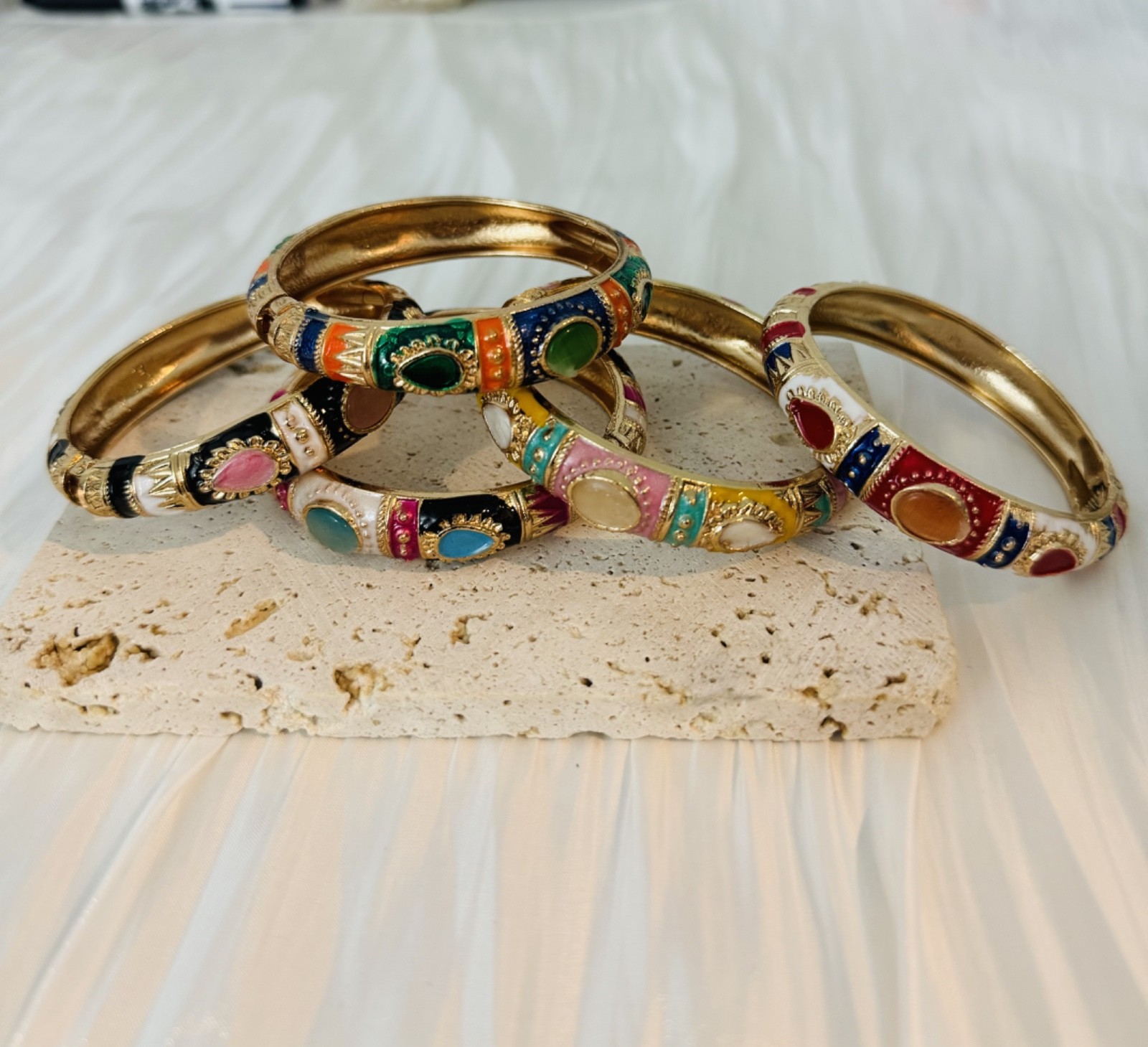 20 pcs Vintage Assortment Bangle Bracelets Brand New