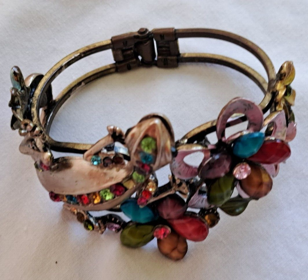 Gold-tone Gecko Lizard with Rhinestones Metal Hinged Wrap Bracelet READ as is