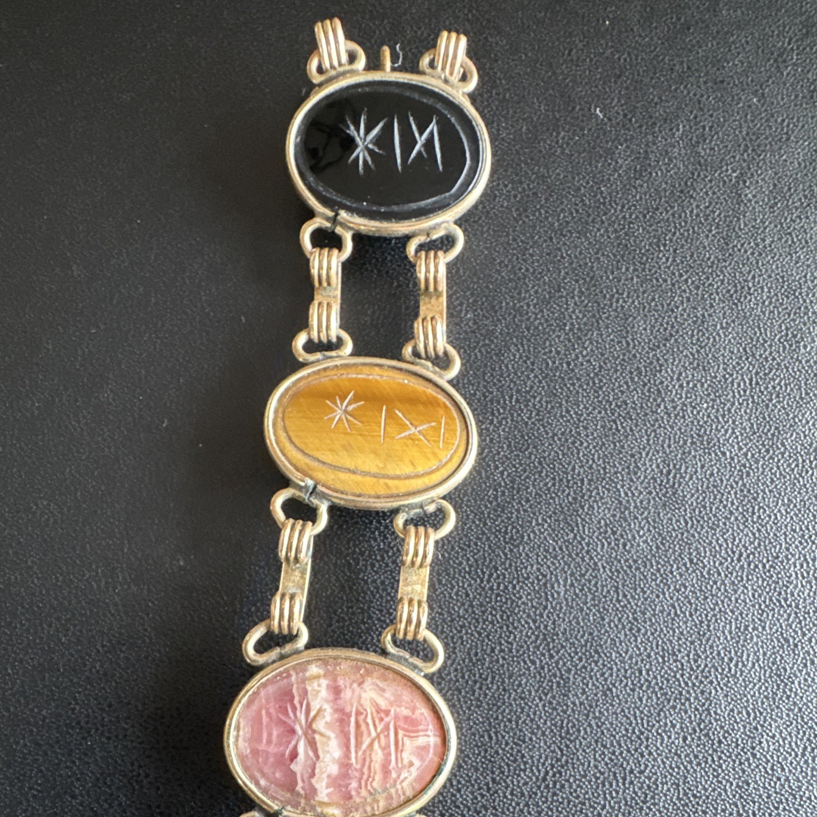 Gold Tone Egyptian Bracelet Multicolor Oval Bezel Stones Lobster Clasp 7″