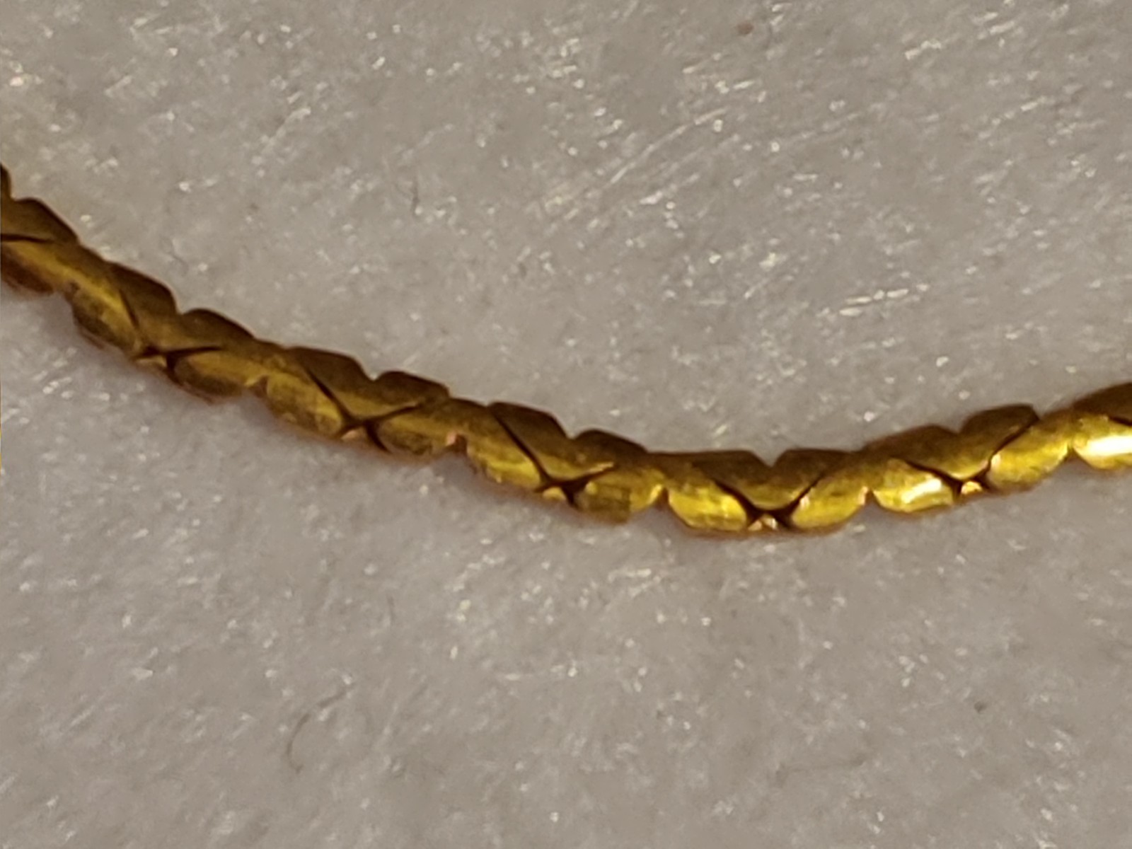 Vintage – Bracelet – Thin 1 mm- Gold Tone – 7 Inch