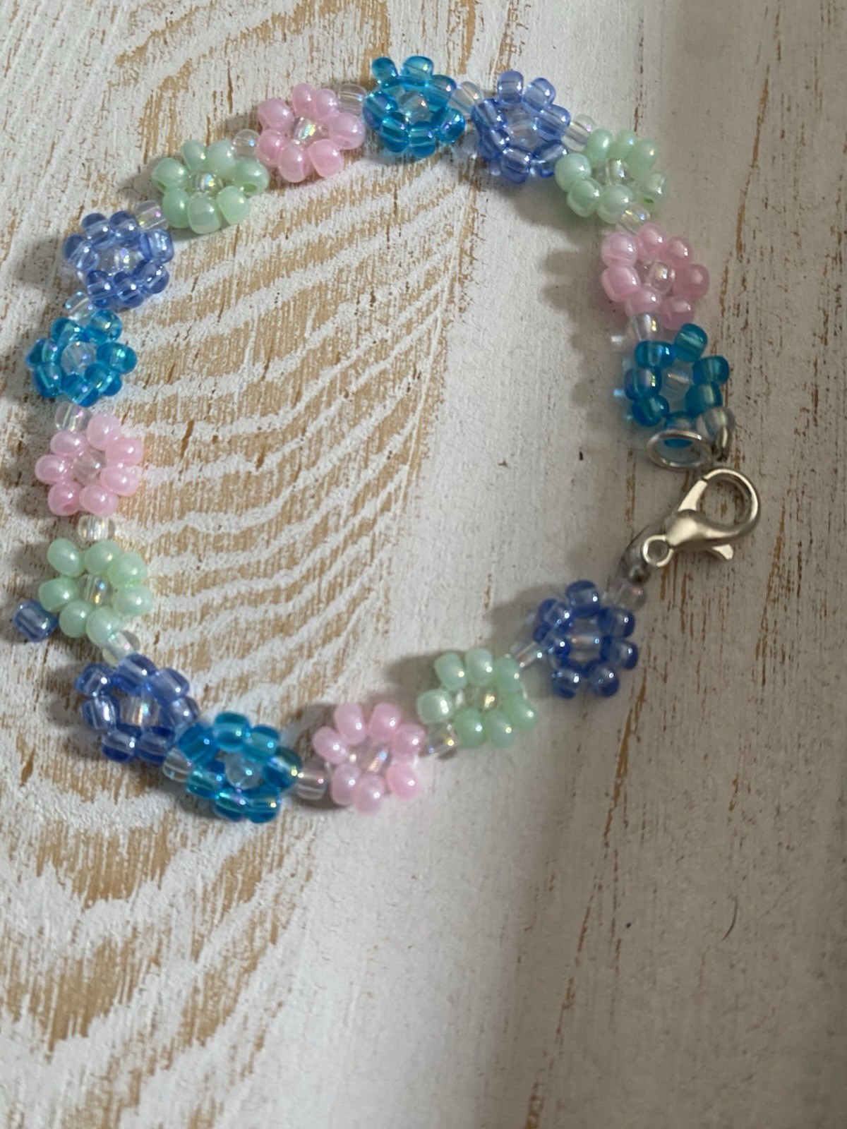 Beaded Flower Bracelet 7in Pink/purple/green/blue Translucent